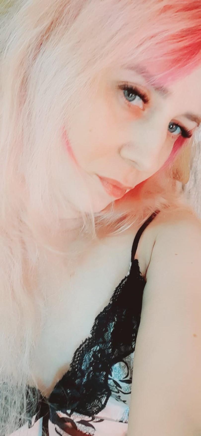Nicole — cam show live