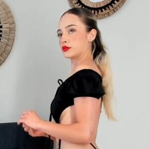 Polinasww — cam show live