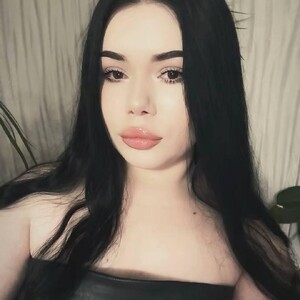 Renesmee — cam show live