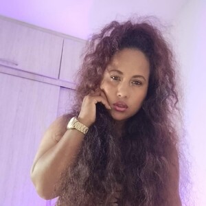 Spicyhanna — cam show live