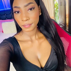 Taliana111 — cam show live
