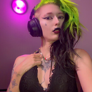 TwistedAliceW — cam show live