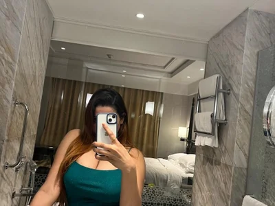 Wildbitchfuckk — cam show live