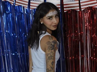 zoeluther — cam show live